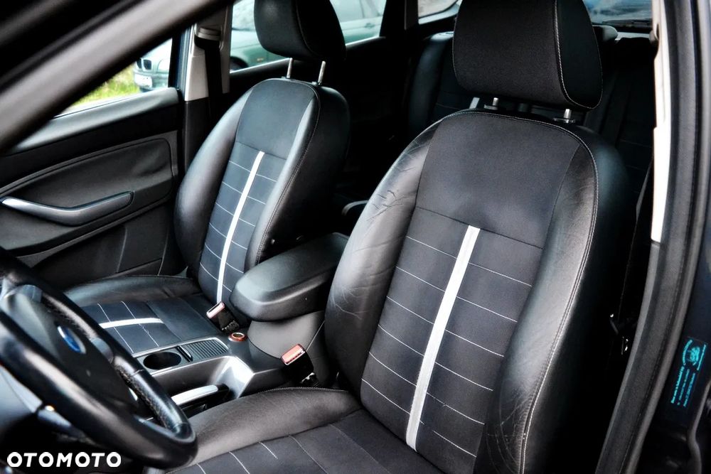 Ford Kuga 2.0 TDCi 4x4 Trend - 24