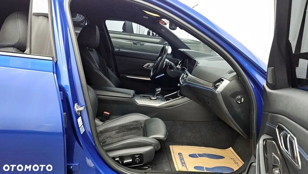 BMW Seria 3 320d Edition M Sport Shadow - 13