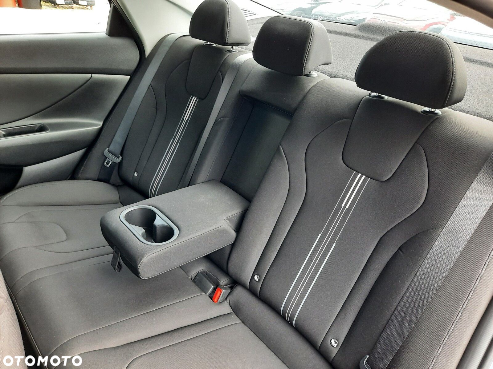 Hyundai Elantra 1.6 Smart CVT - 17