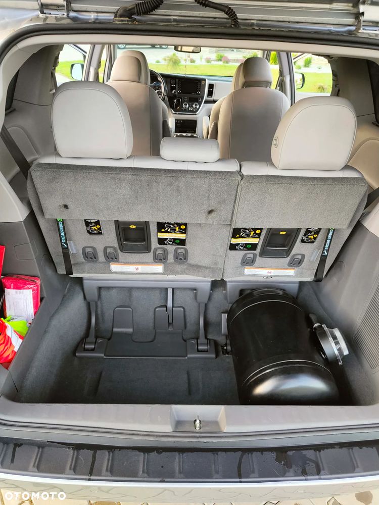 Toyota Sienna 3.5 V6 SE - 31