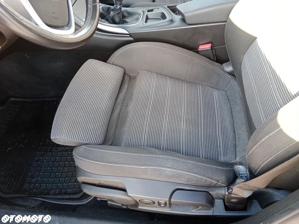 Opel Insignia 1.8 Sports Tourer - 10