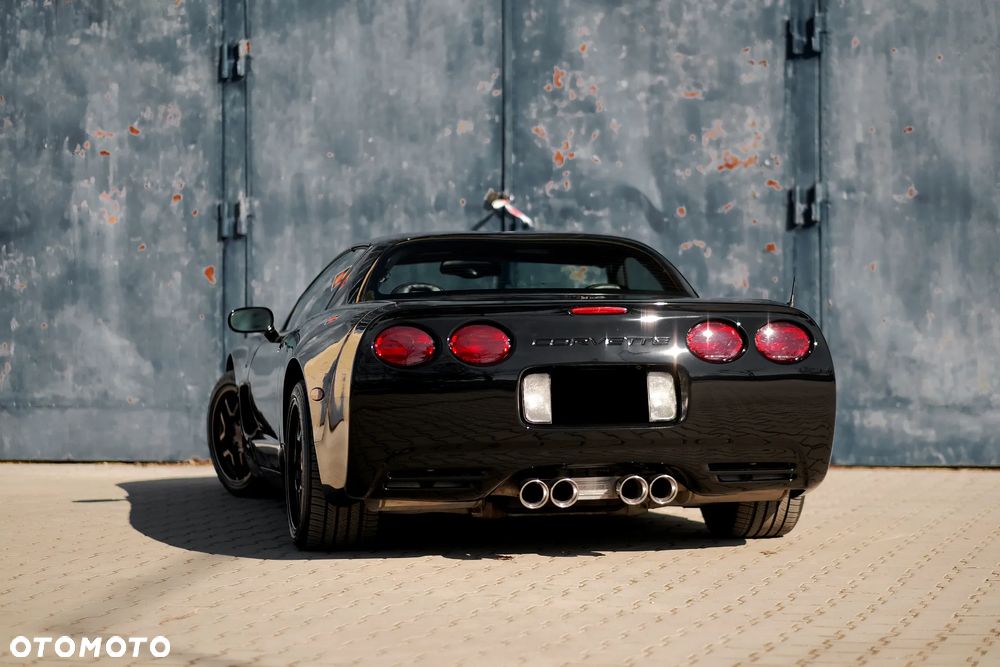 Chevrolet Corvette - 3