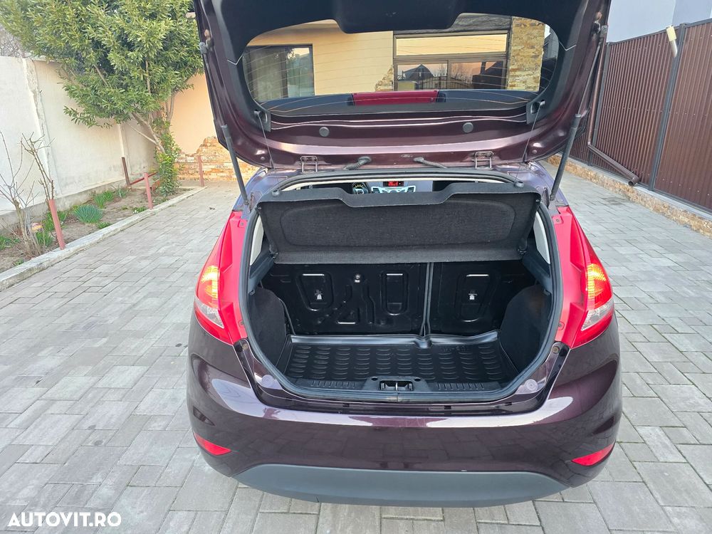 Ford Fiesta 1.6 TDCI Titanium - 20