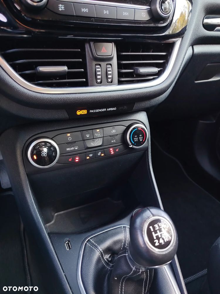 Ford Fiesta - 24
