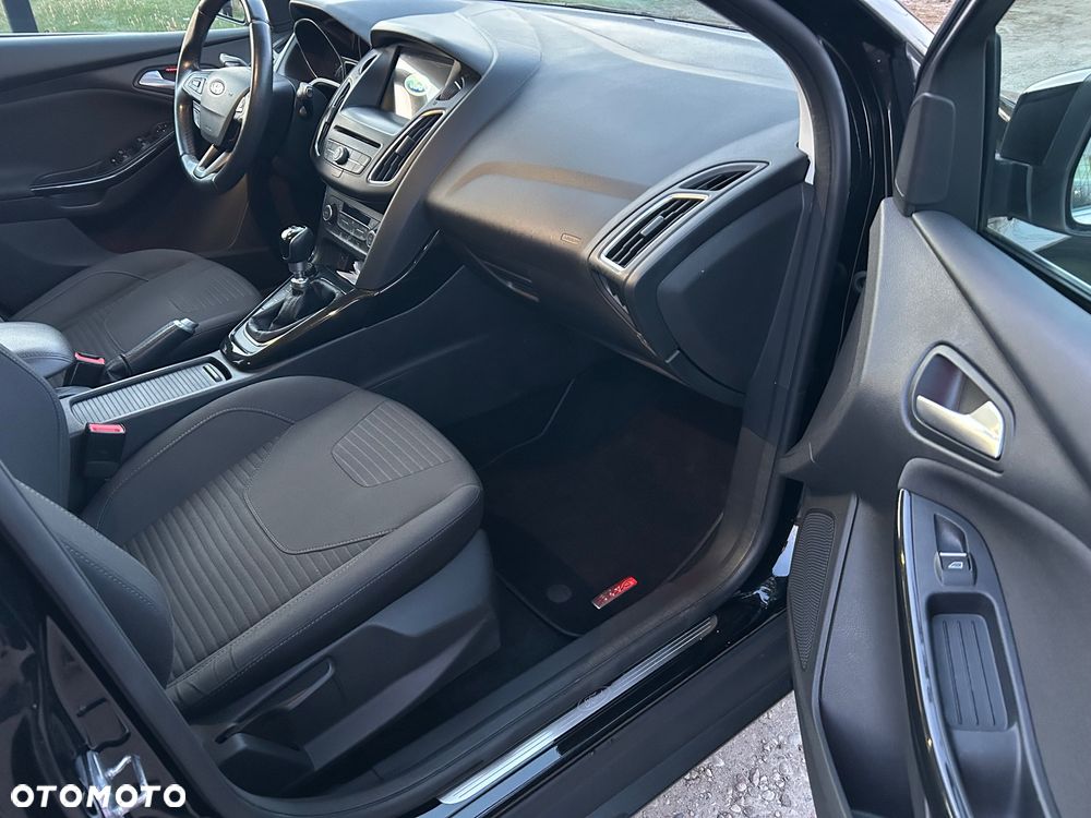 Ford Focus 1.0 EcoBoost Start-Stopp-System TITANIUM STYLE - 12