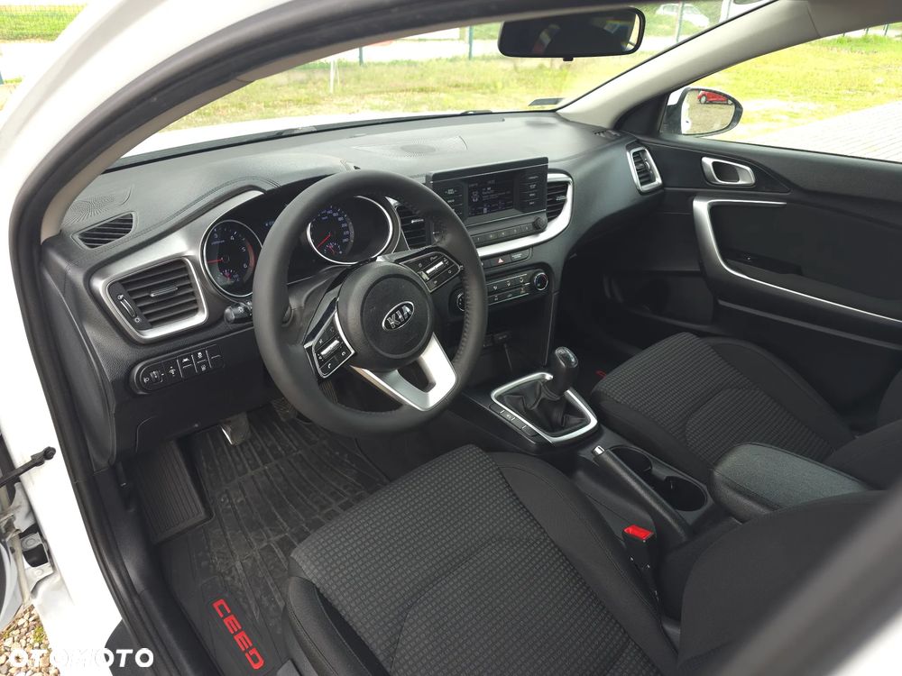 Kia Ceed 1.6 CRDi SCR L Business Line - 19