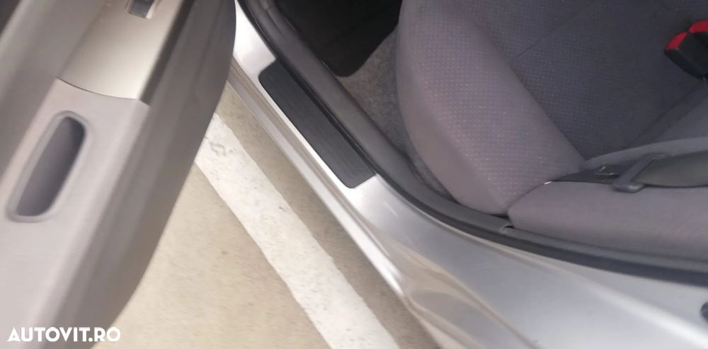 Toyota Prius - 15