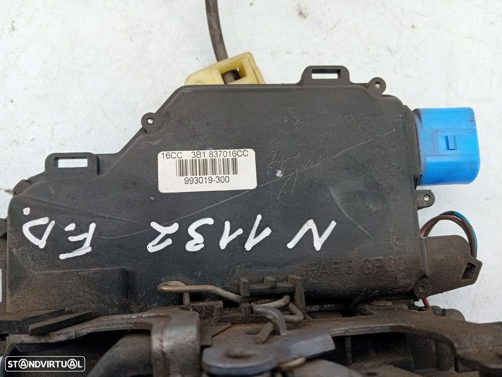 Fechadura / fecho porta frente direito SEAT Cordoba (6L2) - 5