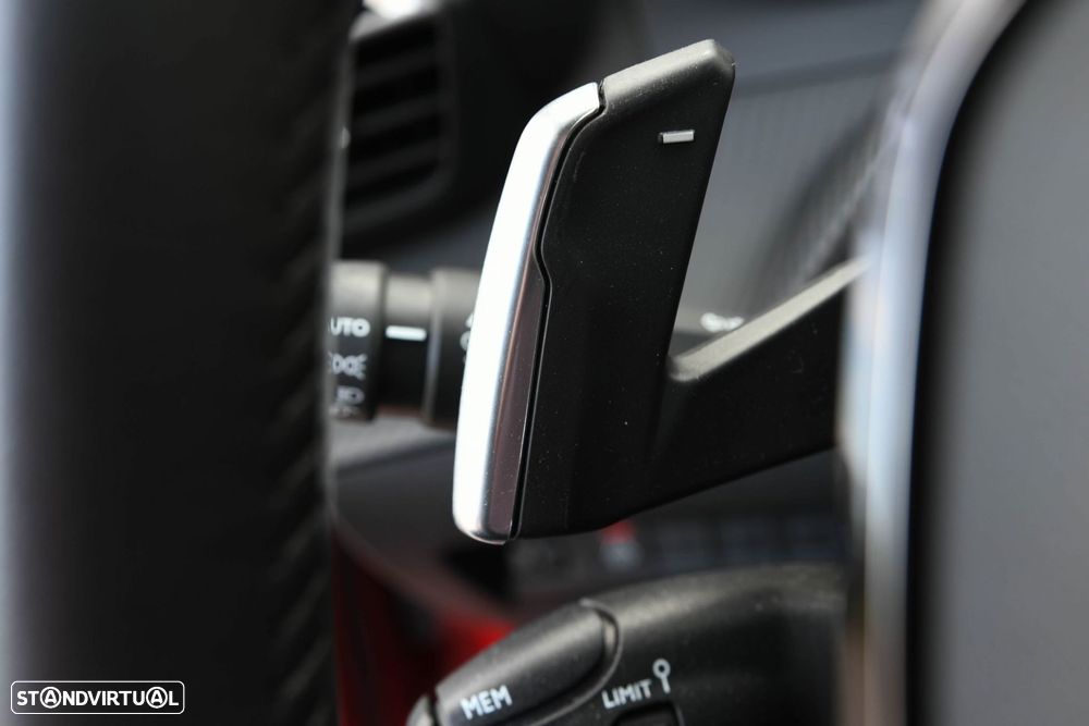 Peugeot 208 1.2 PureTech Allure EAT8 - 18