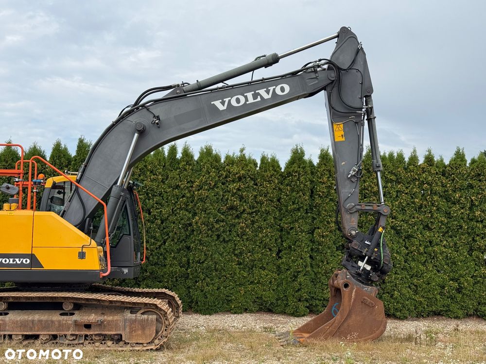 Volvo EC 220 EL - 11