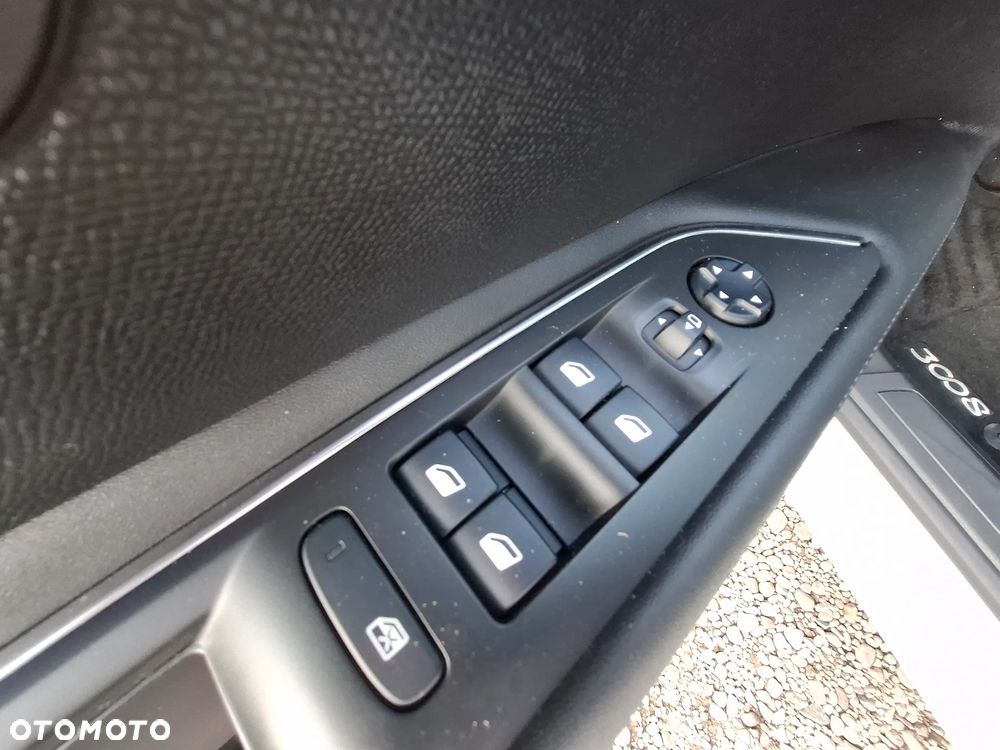 Peugeot 3008 PureTech 130 Stop & Start GPF EAT8 Allure - 16