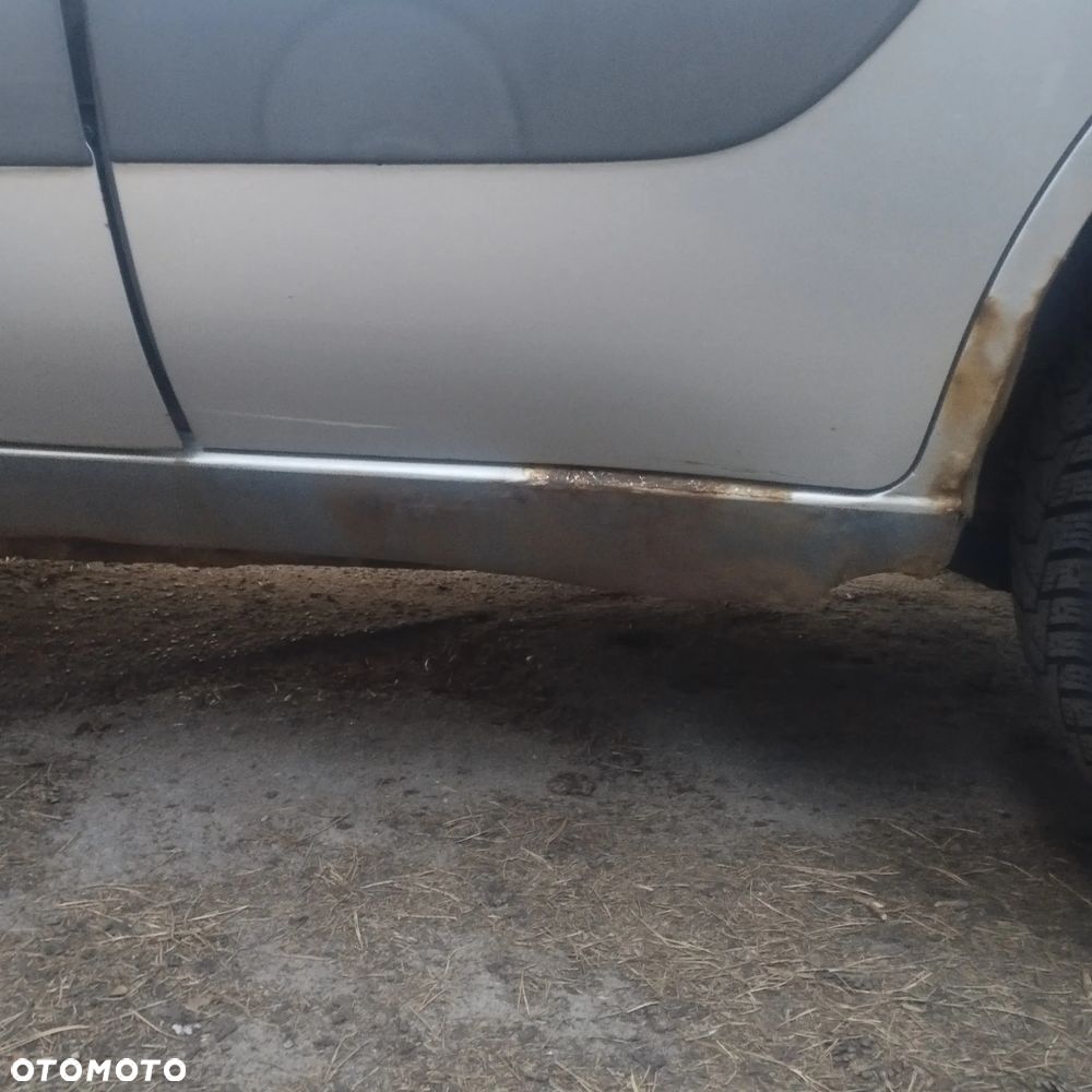 Toyota RAV4 2.0 D-4D 4x4 - 21