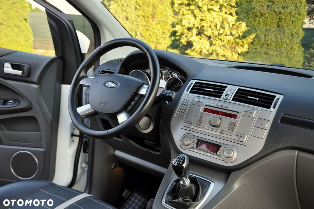 Ford Kuga - 25