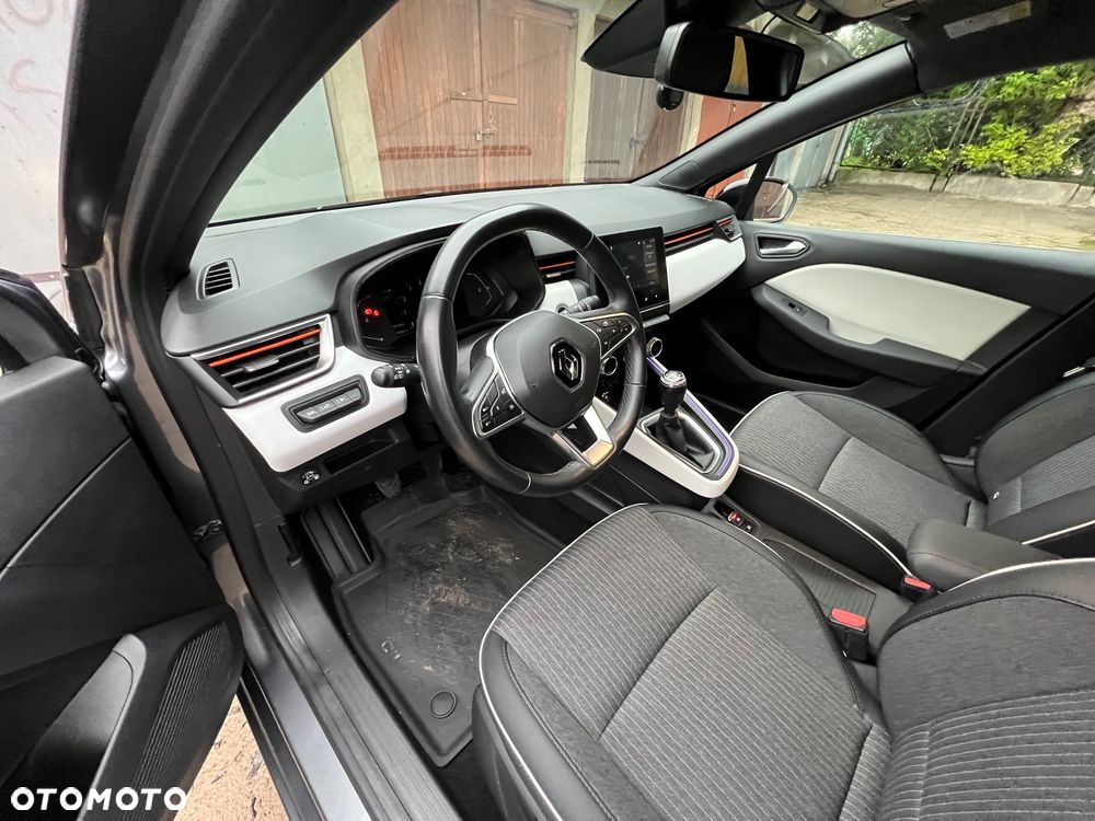 Renault Clio - 28