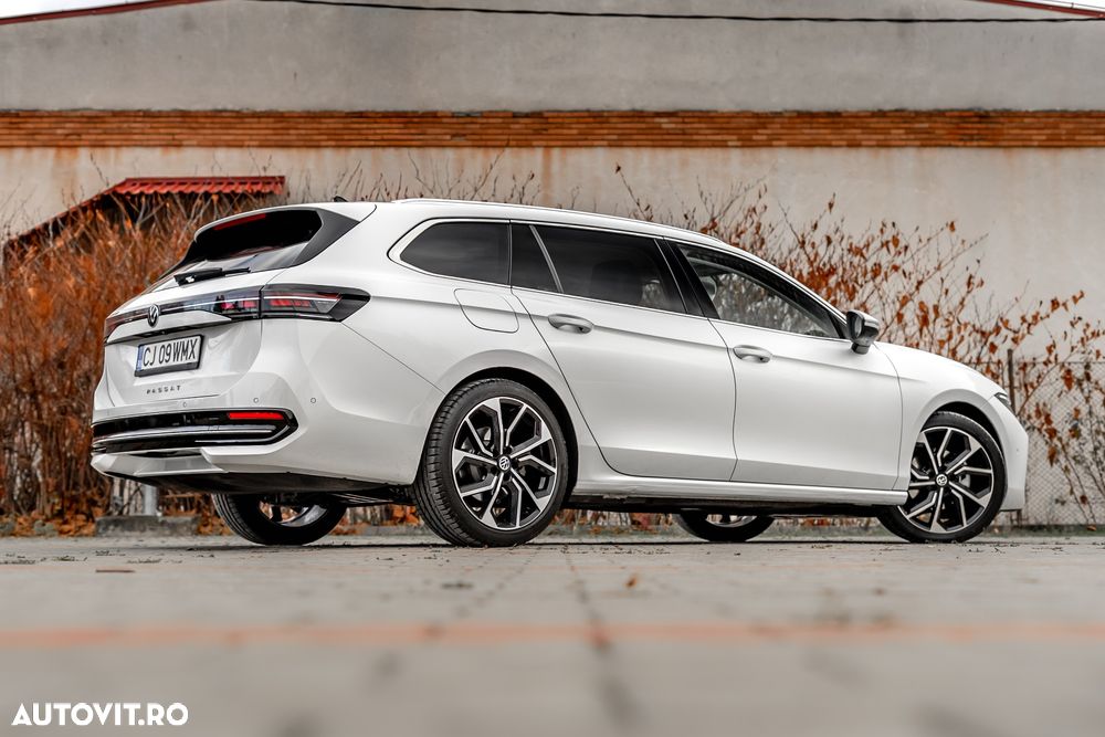 Volkswagen Passat Variant 2.0 TDI SCR DSG Elegance - 31