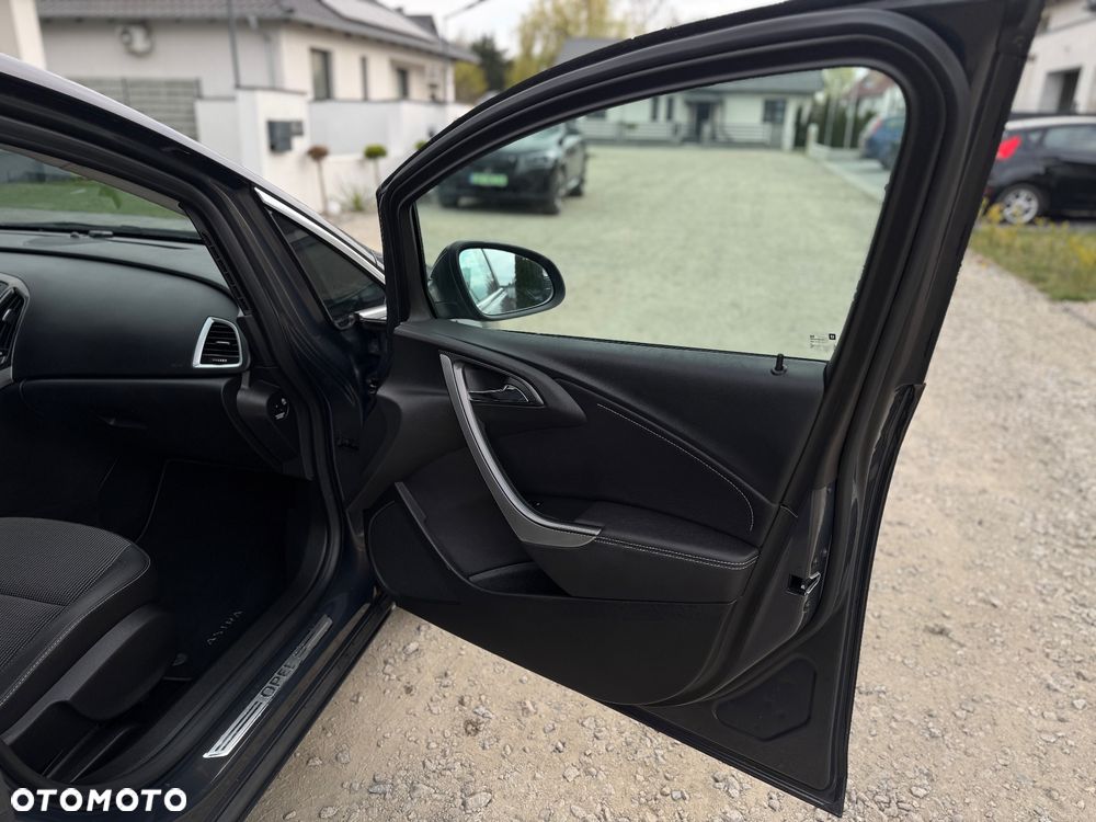 Opel Astra 1.4 T Cosmo - 24