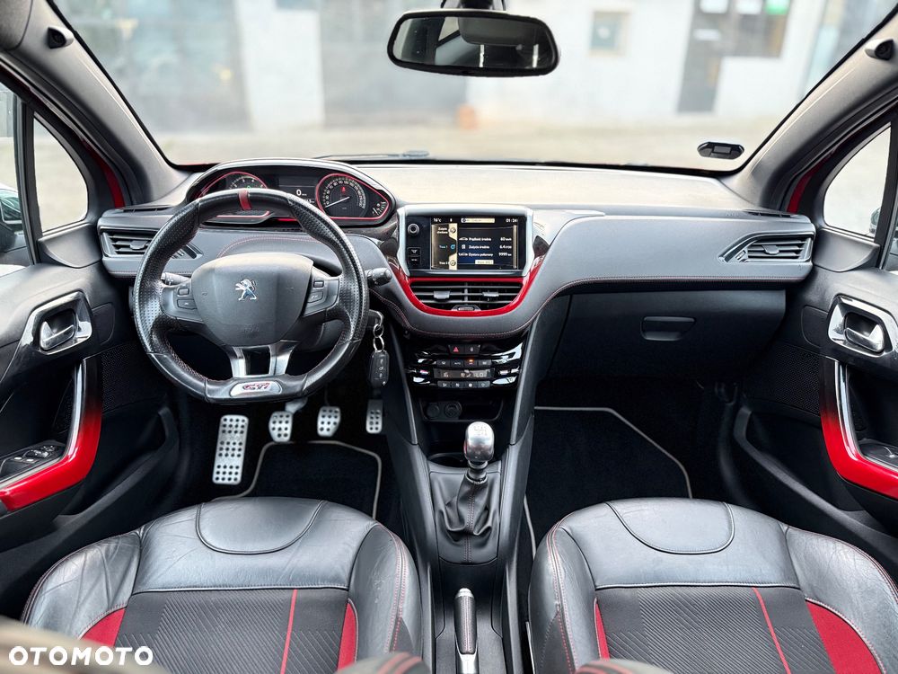 Peugeot 208 GTI 200 THP - 38