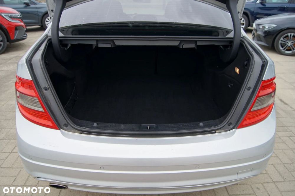 Mercedes-Benz Klasa C 250 CDI Avantgarde Edition - 27