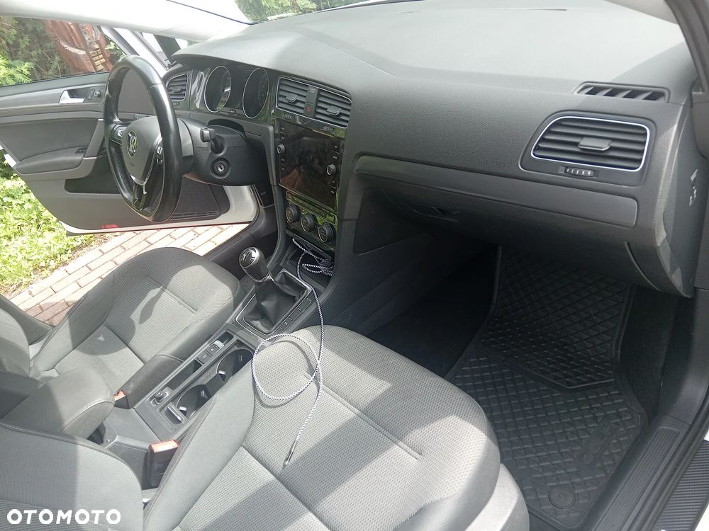 Volkswagen Golf - 4
