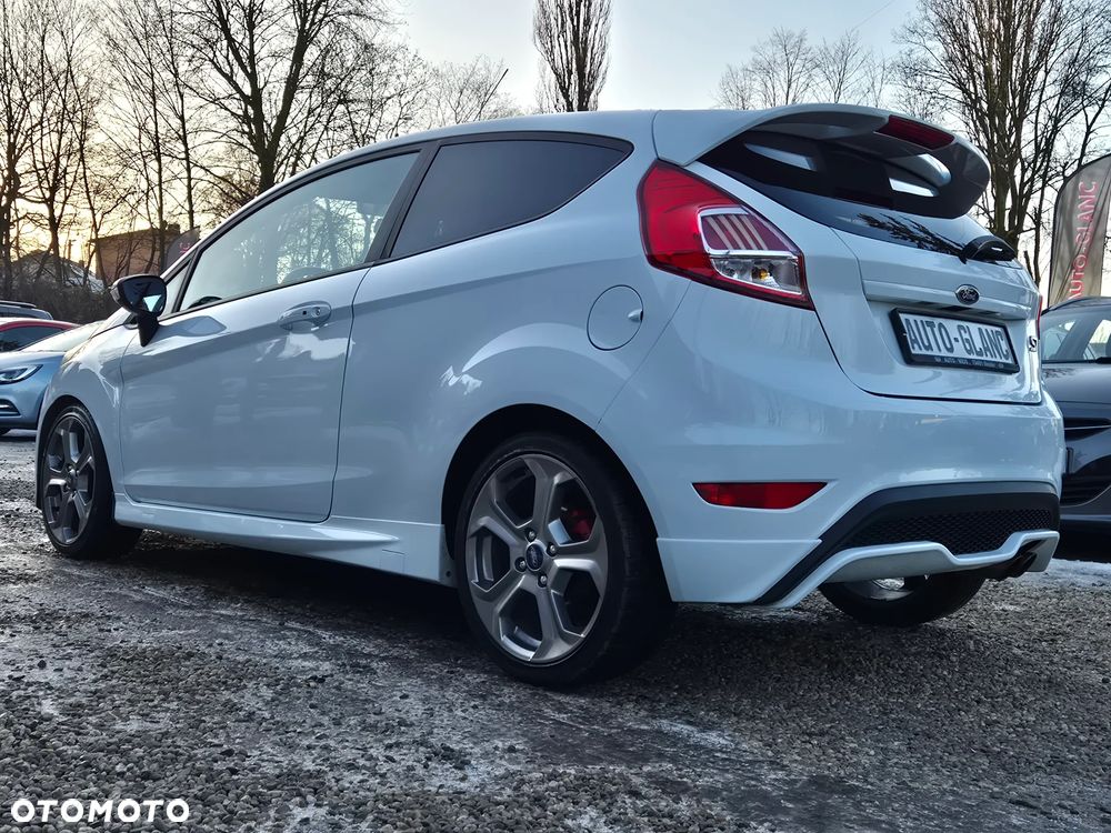 Ford Fiesta 1.6 EcoBoost mit Leder-Sport-Paket ST - 4