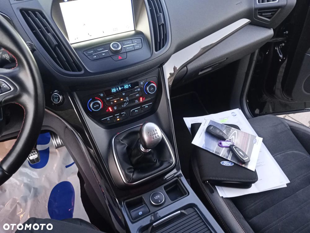 Ford Kuga 1.5 EcoBoost 2x4 ST-Line - 19