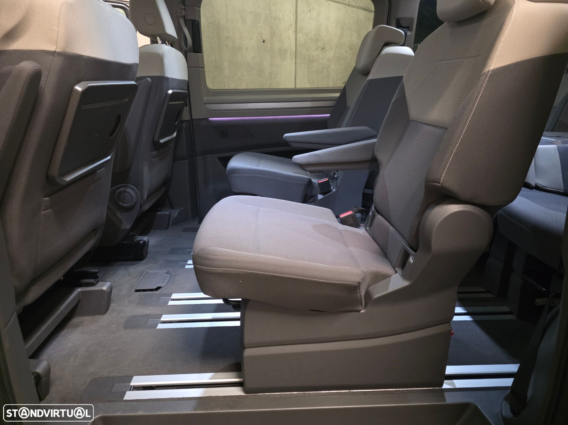 VW Multivan 2.0 TDI Life DSG - 47