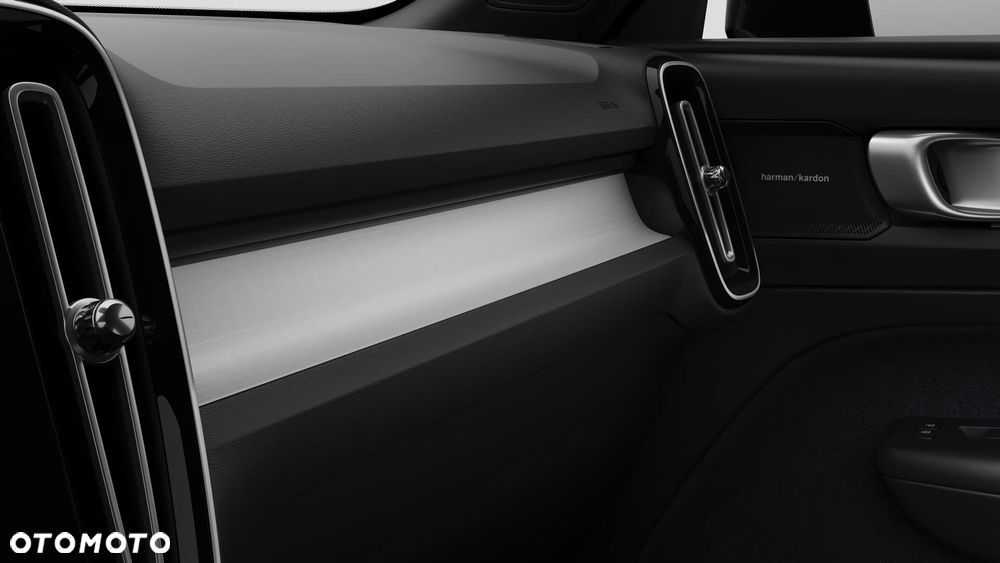 Volvo XC 40 B3 Plus Dark - 12