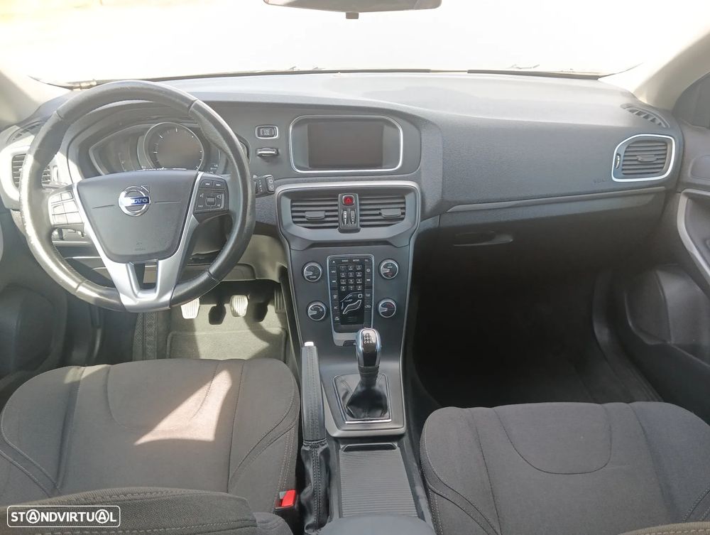 Volvo V40 2.0 D2 Momentum Eco - 8