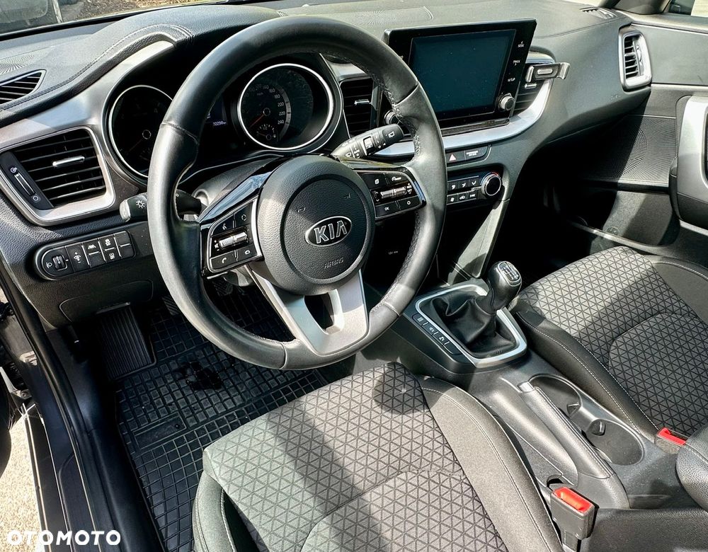 Kia Ceed 1.6 CRDi mHEV M - 8