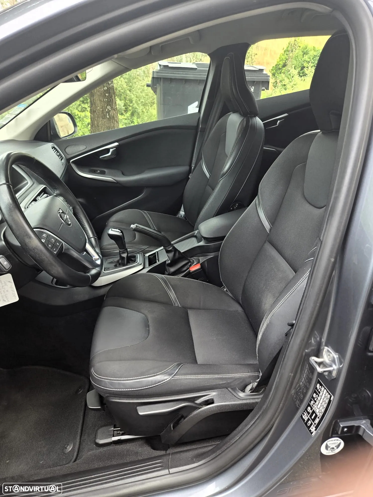 Volvo V40 2.0 D2 R-Design - 12