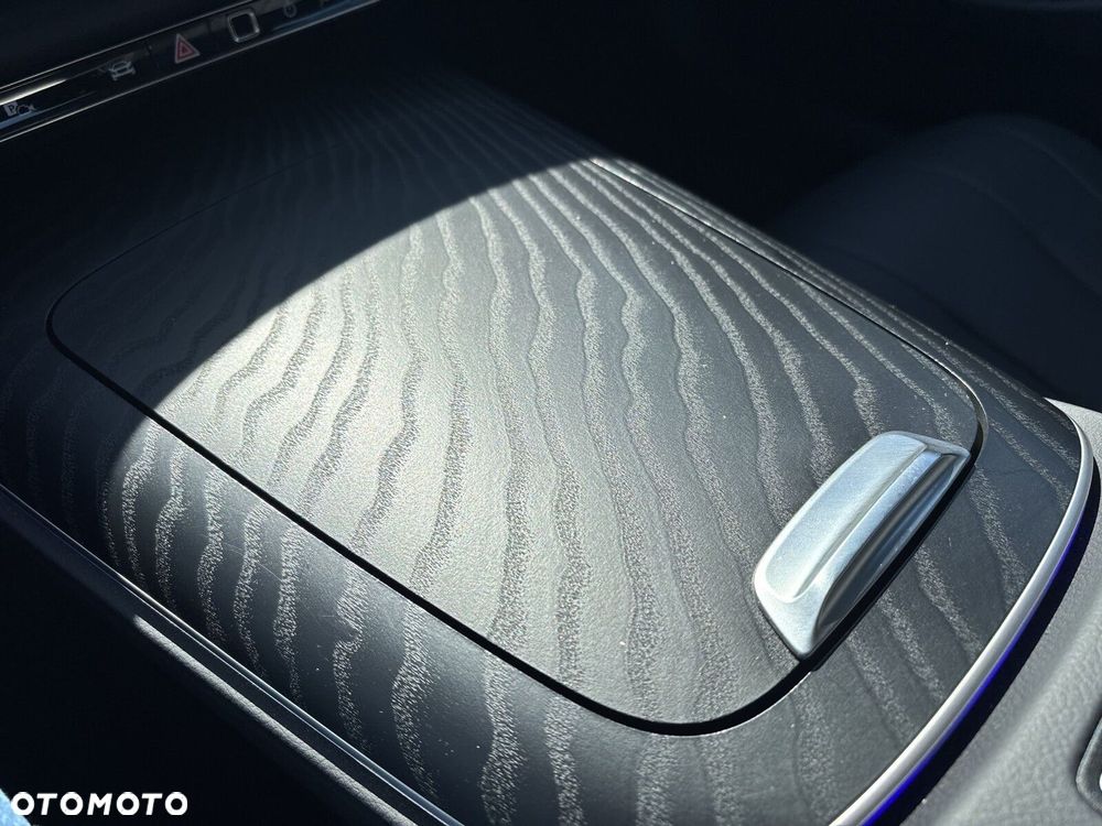 Mercedes-Benz Klasa E - 26