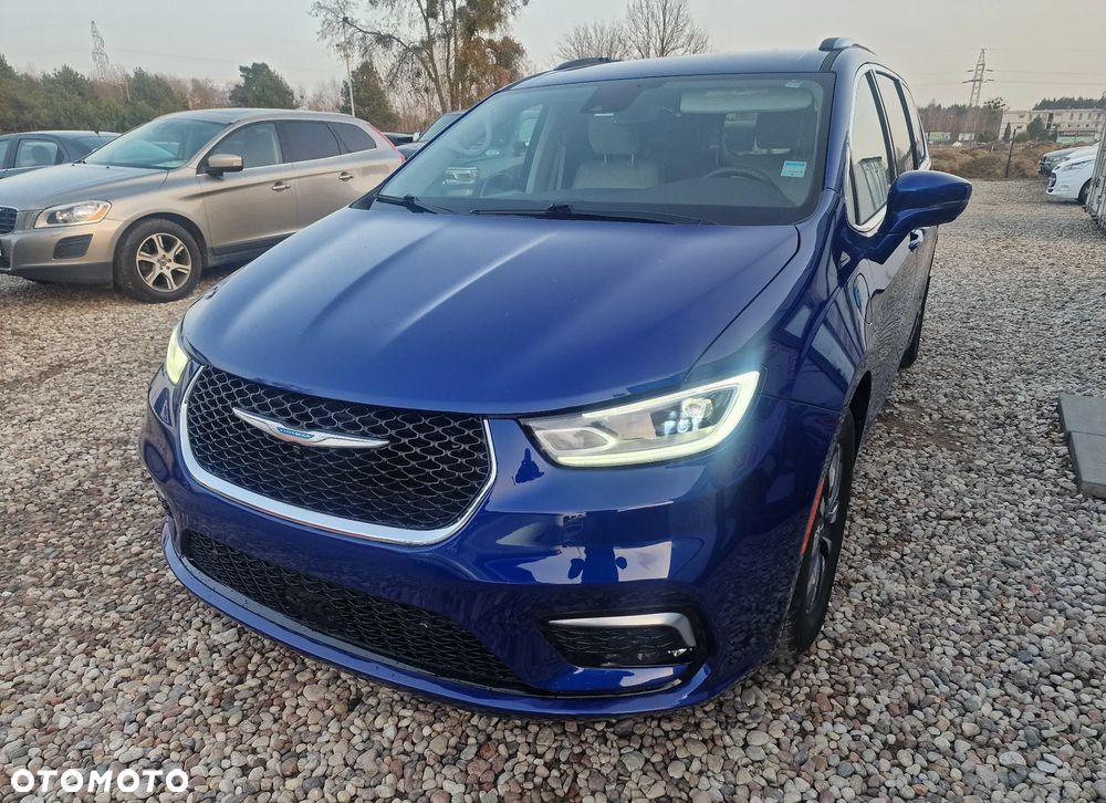 Chrysler Pacifica - 2