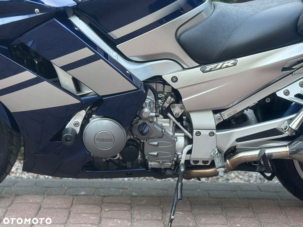 Yamaha FJR - 16