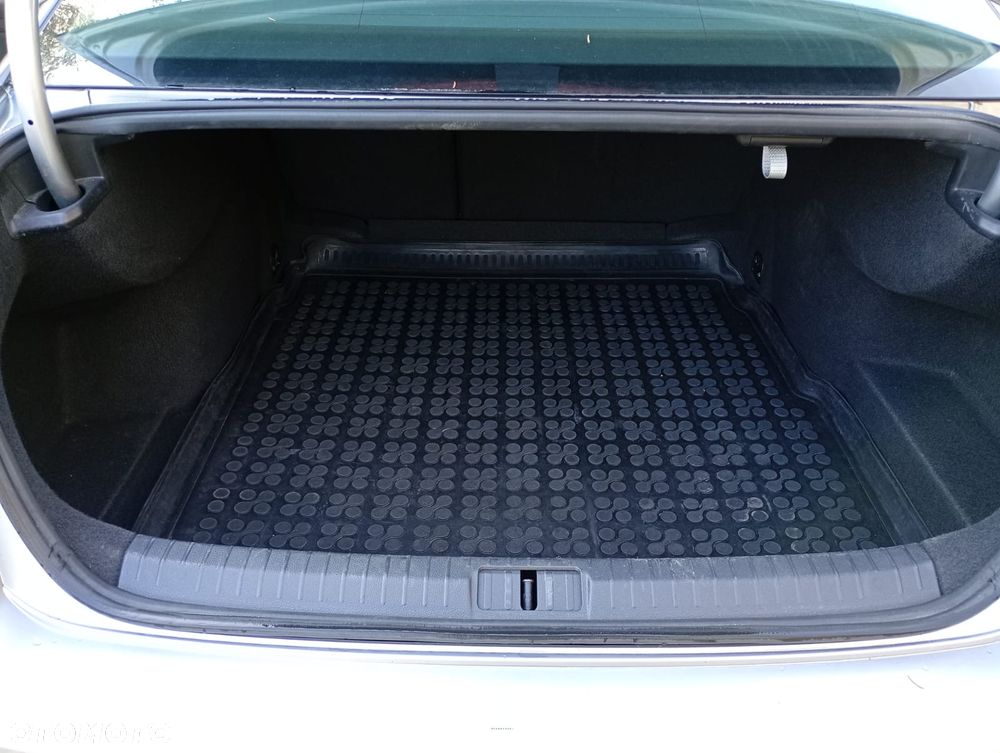 Volkswagen Passat 2.0 TDI EVO Business - 13