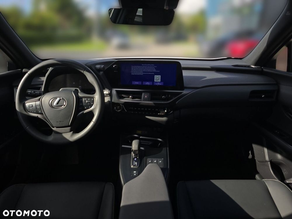 Lexus UX 300h F Sport Design - 11
