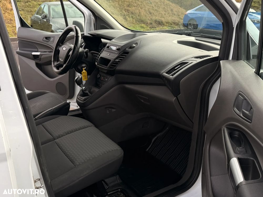 Ford Transit Connect - 13