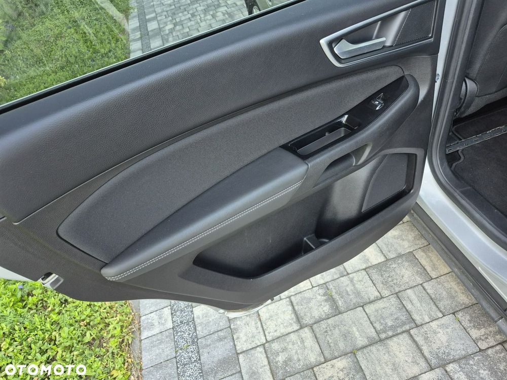 Ford S-Max - 16