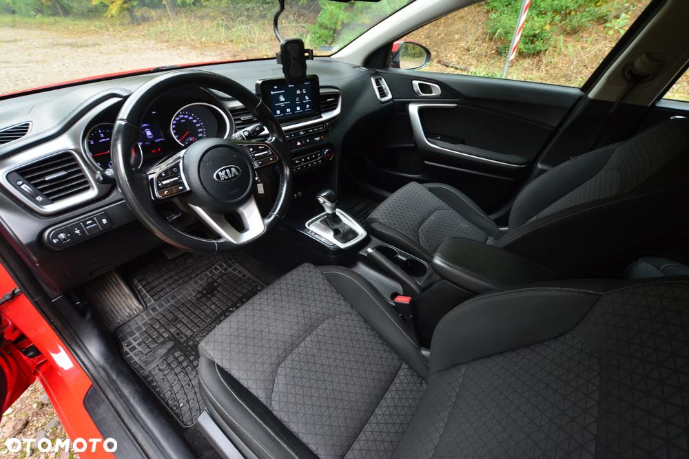 Kia Ceed - 9