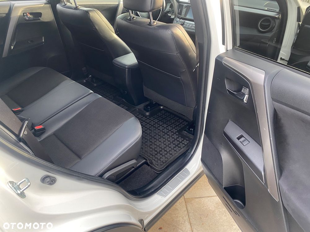 Toyota RAV4 2.0 D-4D Premium 4x2 - 14