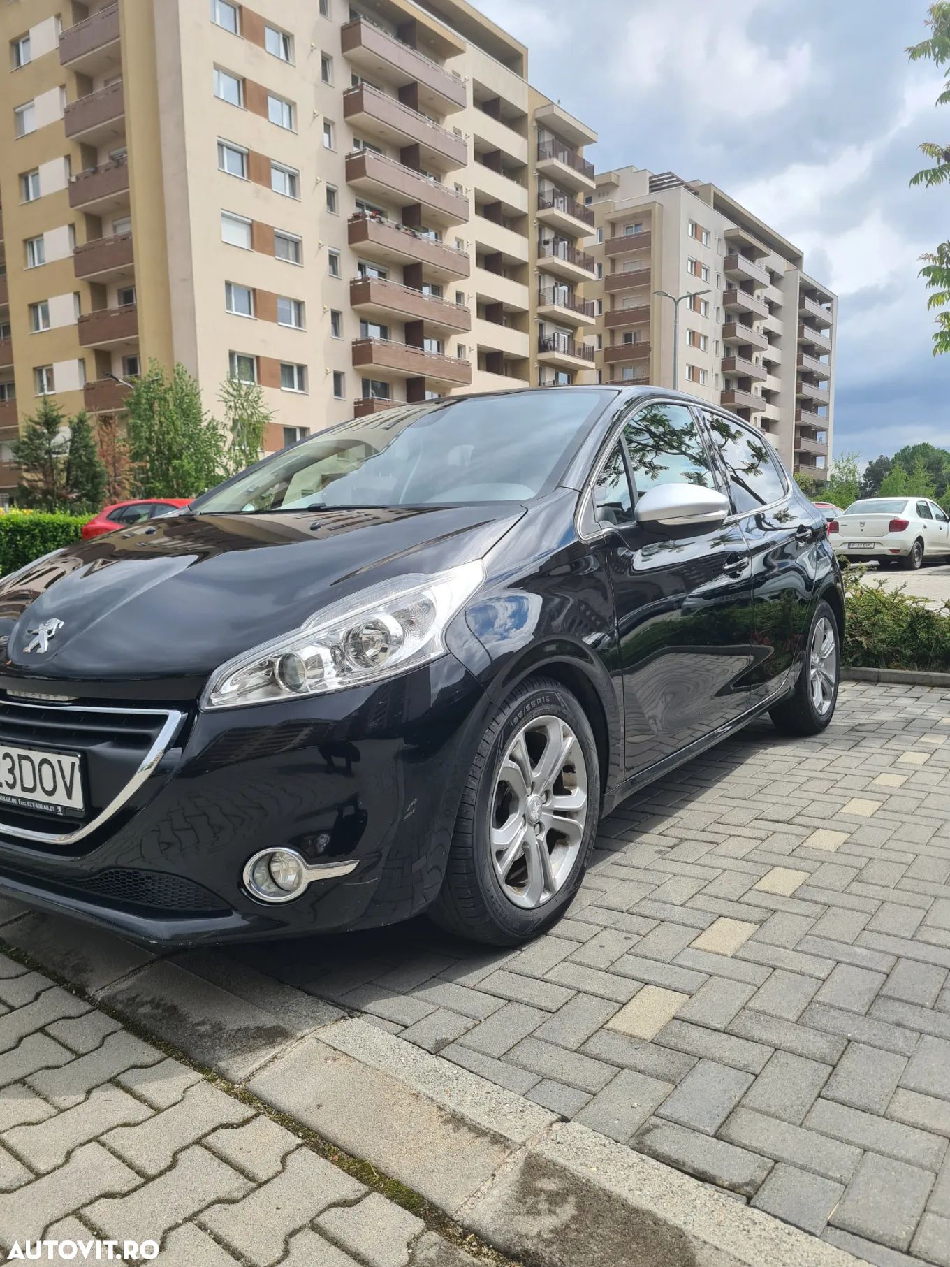 Peugeot 208 1.6 e-HDi FAP STT Allure - 1