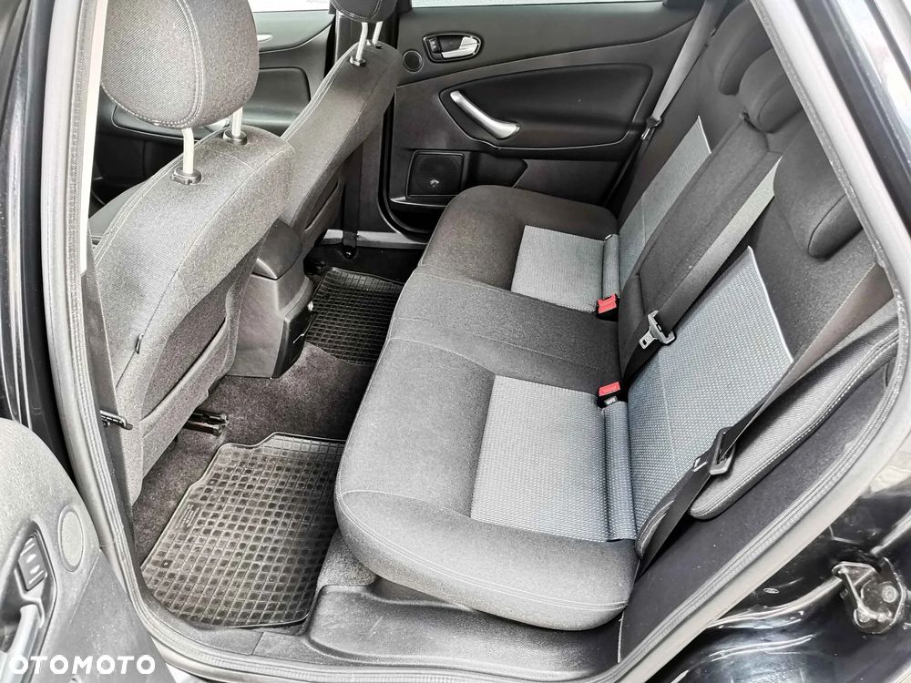 Ford Mondeo 1.6 Ambiente - 25