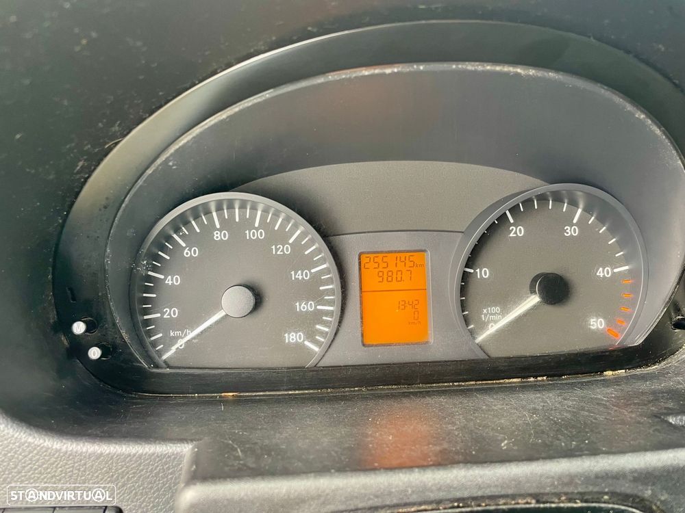 Mercedes-Benz Sprinter 210 CDI/32 - 12