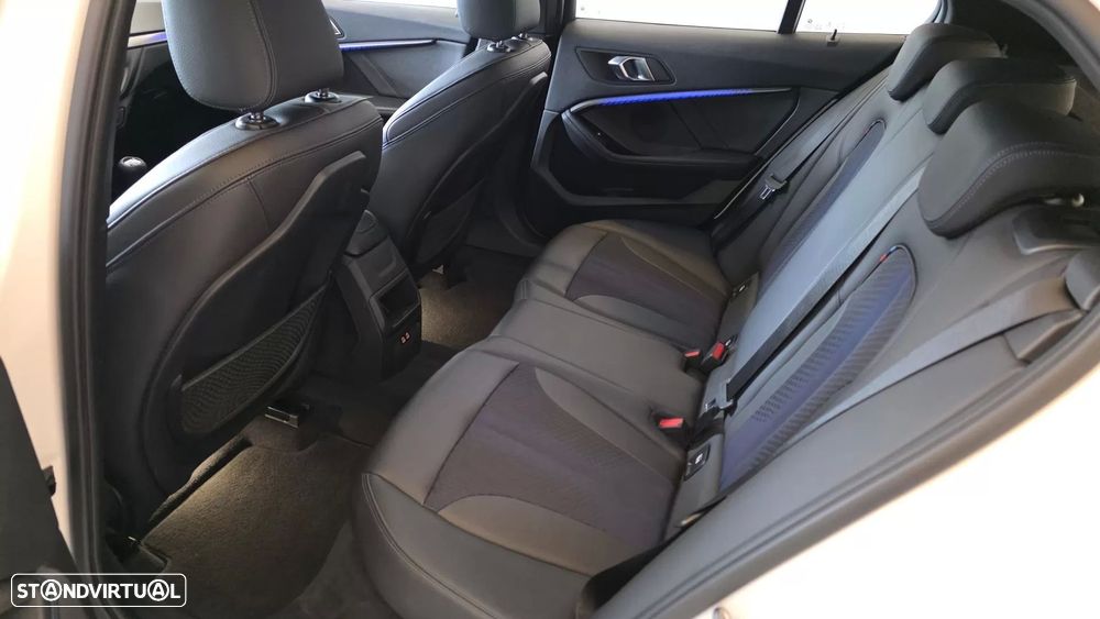 BMW 116 d Pack M - 43