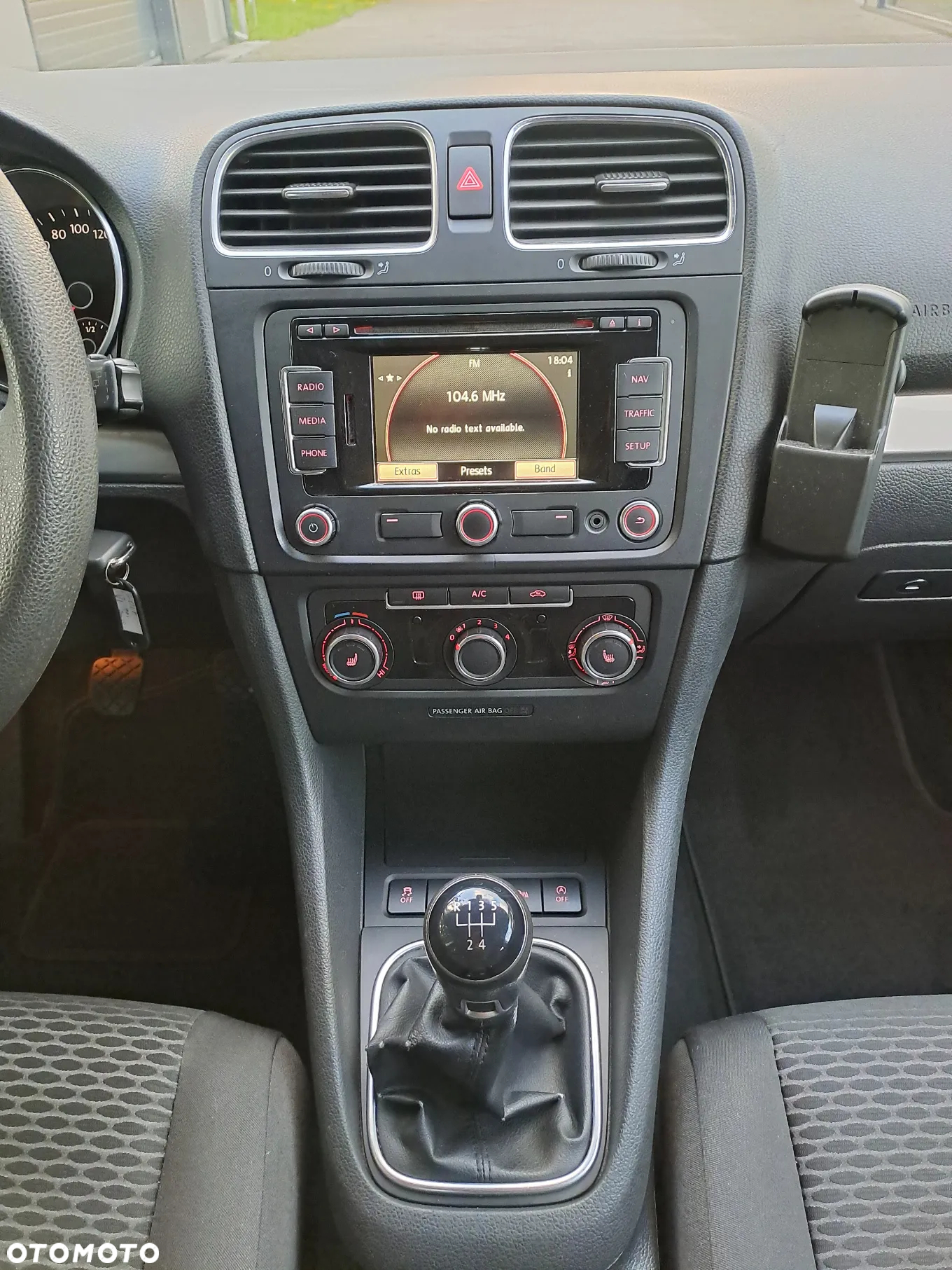 Volkswagen Golf 1.6 TDI BlueMotion Technology Comfortline - 16
