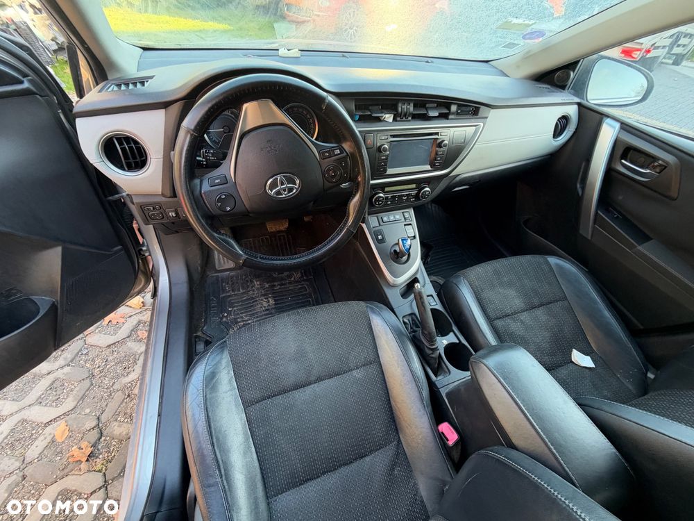 Toyota Auris - 13