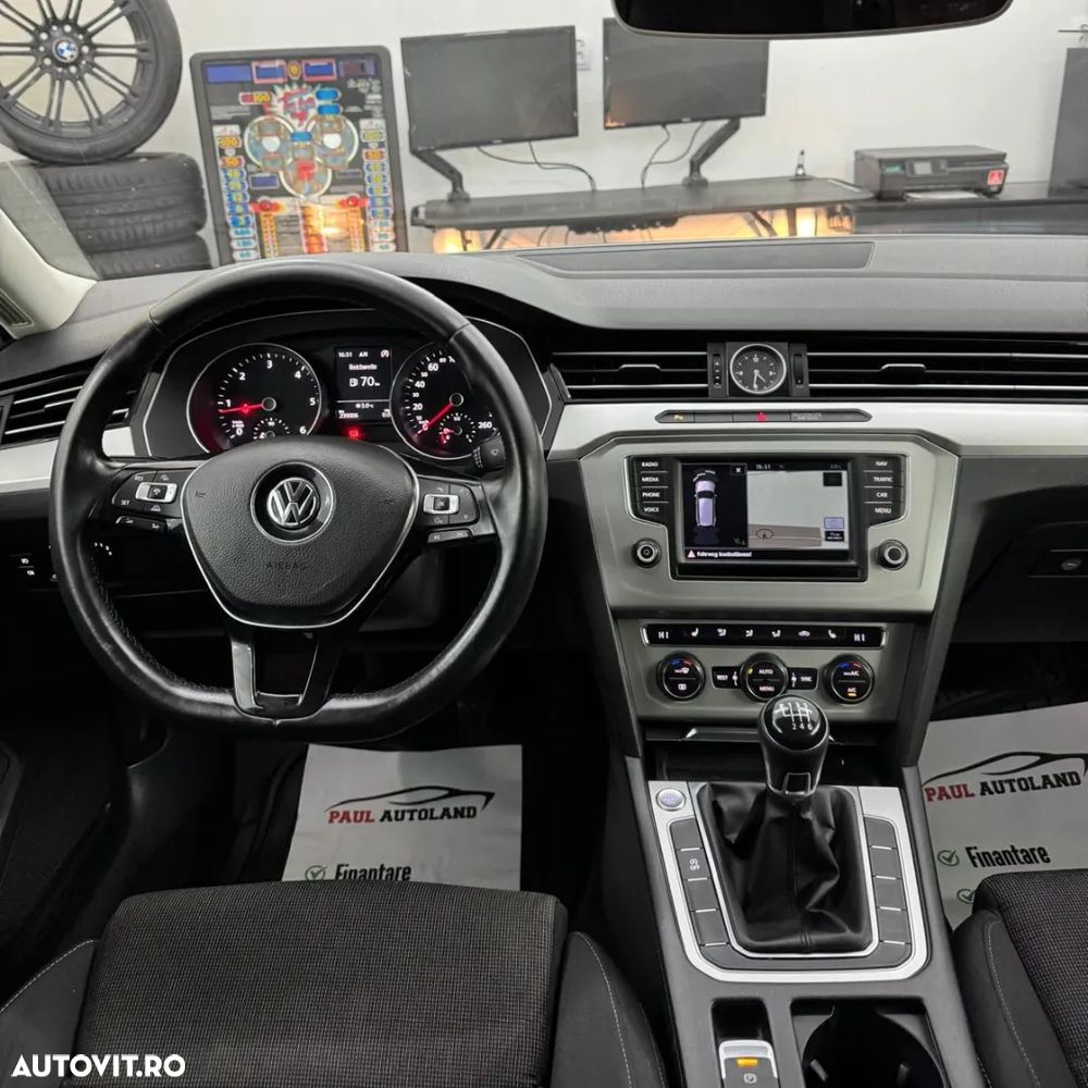 Volkswagen Passat 1.6 TDI Comfortline - 24