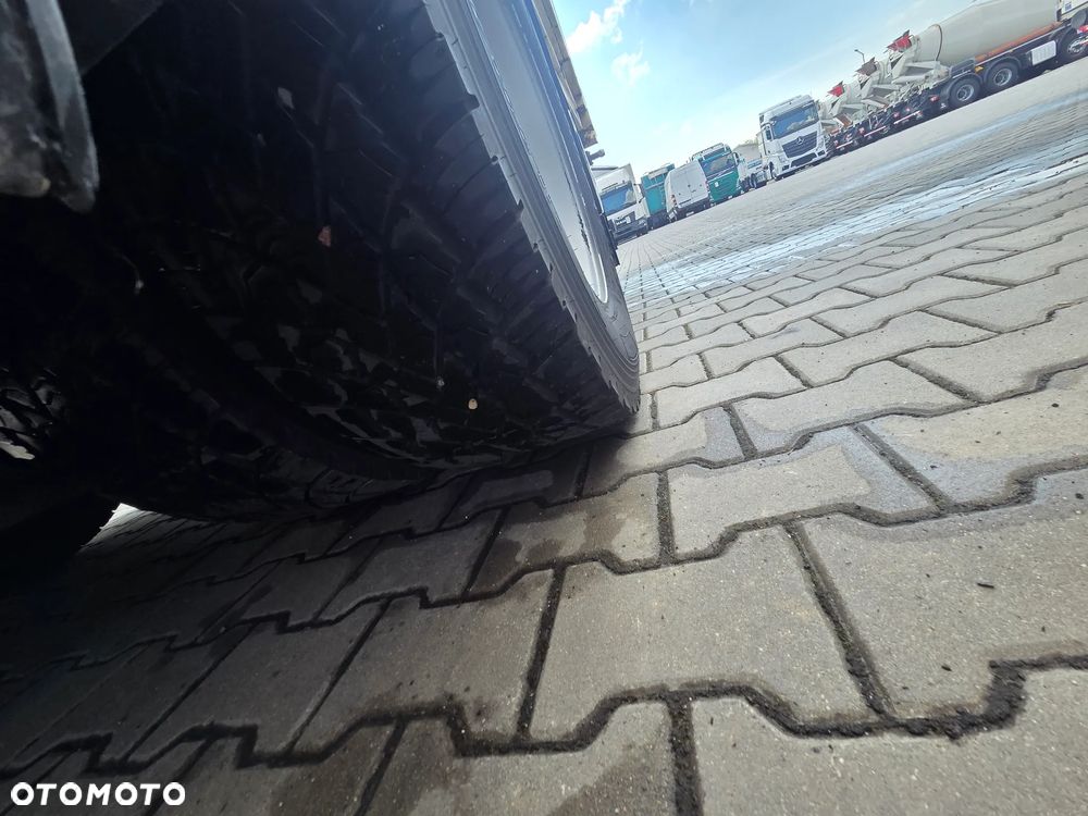 MAN 26.470 TGX BDF KONTENER - 11