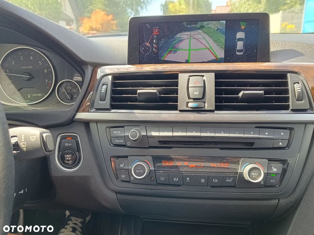 BMW Seria 3 328i xDrive - 20