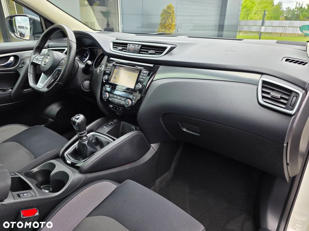Nissan Qashqai 1.6 DIG-T N-Connecta - 28