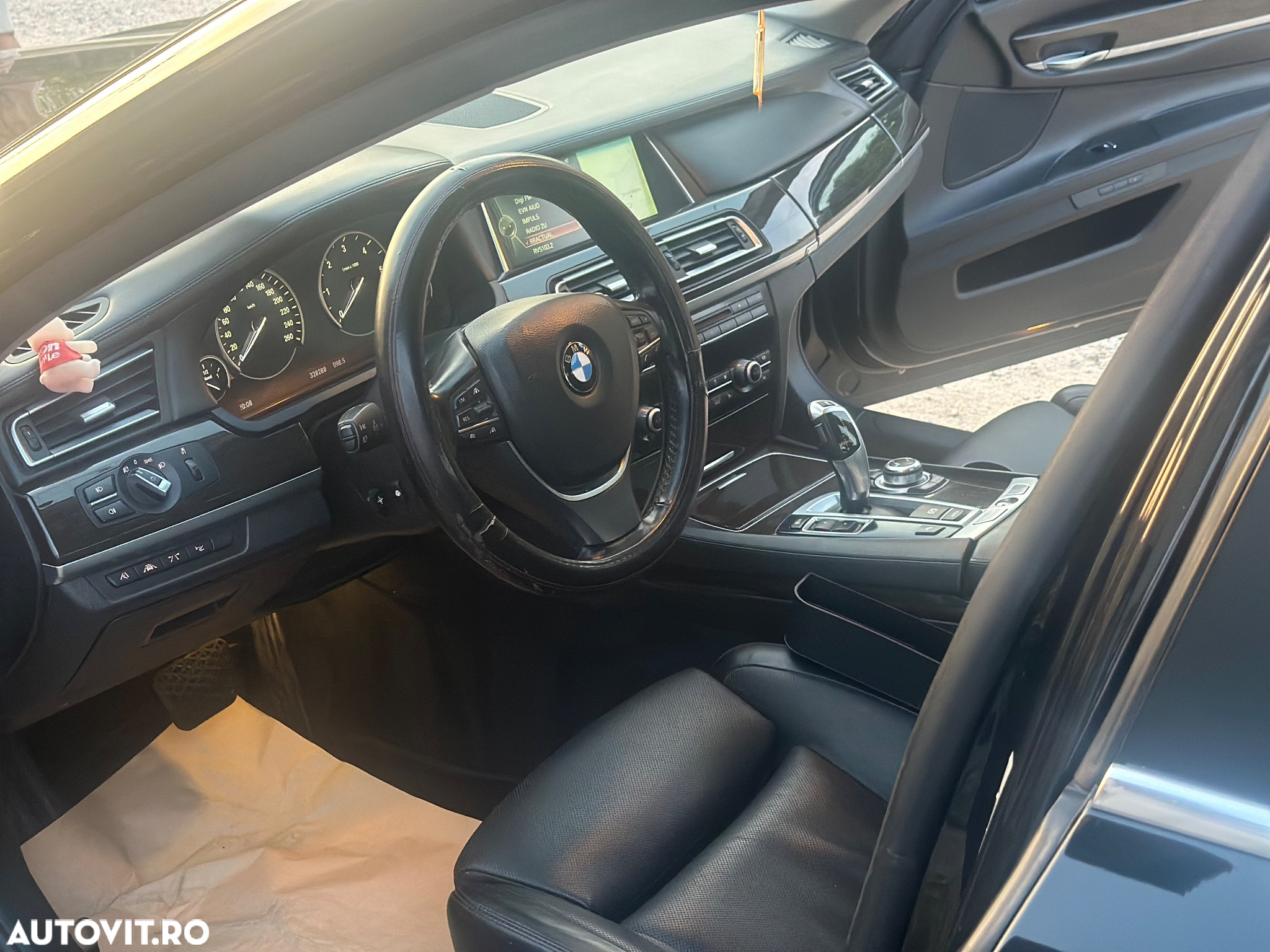 BMW Seria 7 740d - 30